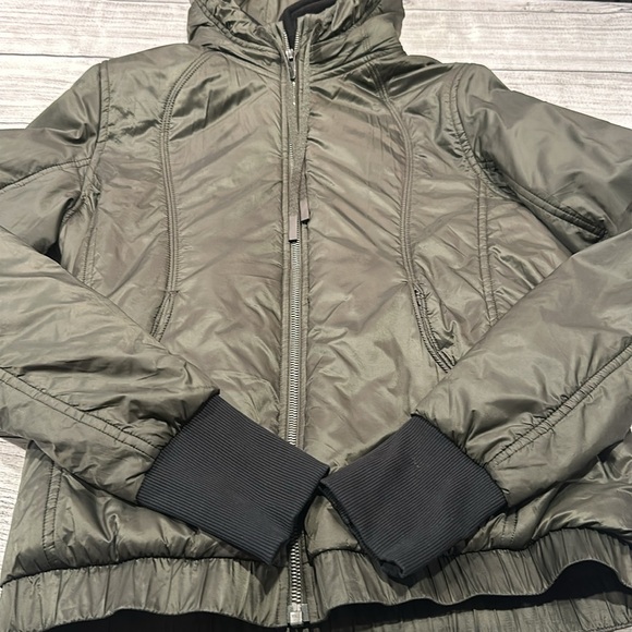 🍋Women’s Lululemon Scuba Hoodie Glyde size 6 dark olive 🍋 - Picture 12 of 16
